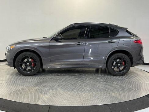 Used 2022 Alfa Romeo Stelvio Veloce image 4