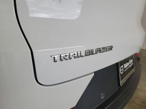 Used 2024 Chevrolet TrailBlazer LS w/ LS Confidence Package FWD image 8