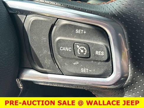 Used 2023 Jeep Gladiator Mojave AWD/4WD image 20