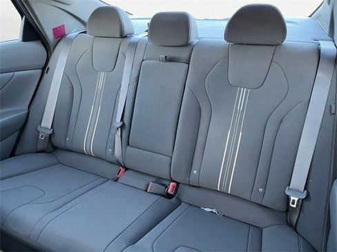 Certified 2025 Hyundai Elantra SEL w/ Cargo Package image 23