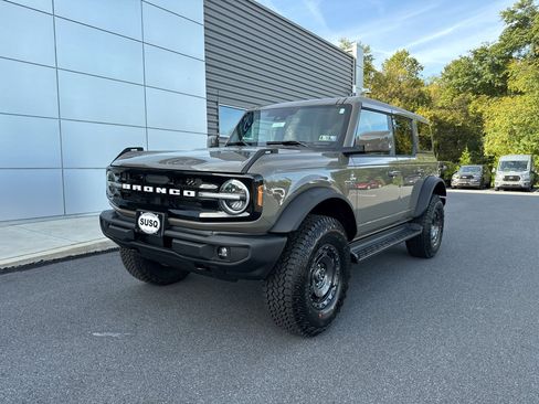 New 2025 Ford Bronco Outer Banks w/ Sasquatch Package image 16
