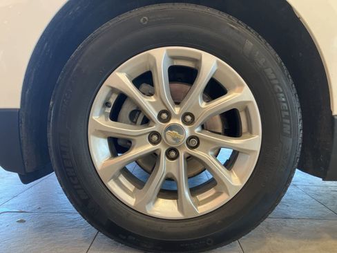 Used 2020 Chevrolet Equinox LS image 9