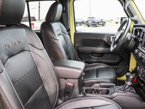 Used 2023 Jeep Wrangler Sahara w/ Cold Weather Group image 23