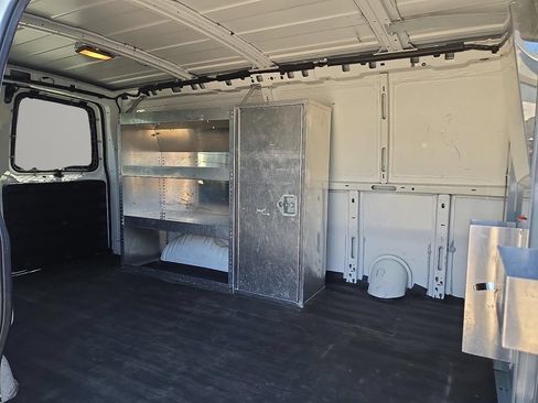 Used 2012 Chevrolet Express 1500 RWD image 16