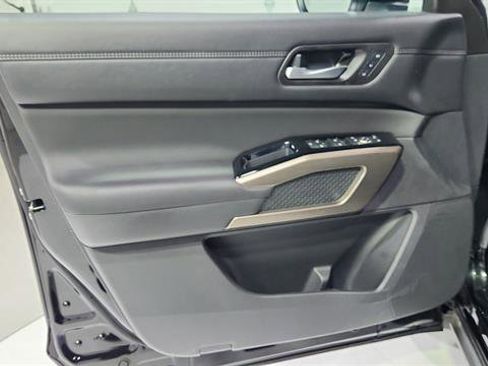 Certified 2025 Nissan Pathfinder Platinum w/ Cargo Package image 22