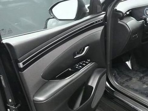 Used 2022 Hyundai Tucson Limited AWD/4WD image 17