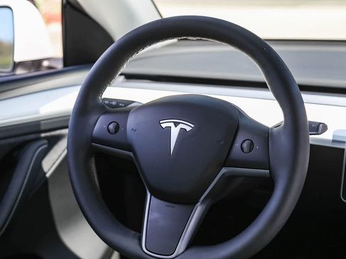 Used 2023 Tesla Model Y Long Range AWD/4WD image 14