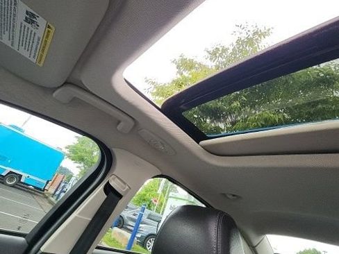 Used 2014 Ford Focus SE w/ Equipment Group 201A FWD image 11