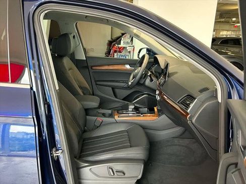 Certified 2025 Audi Q5 2.0T Premium Plus image 26