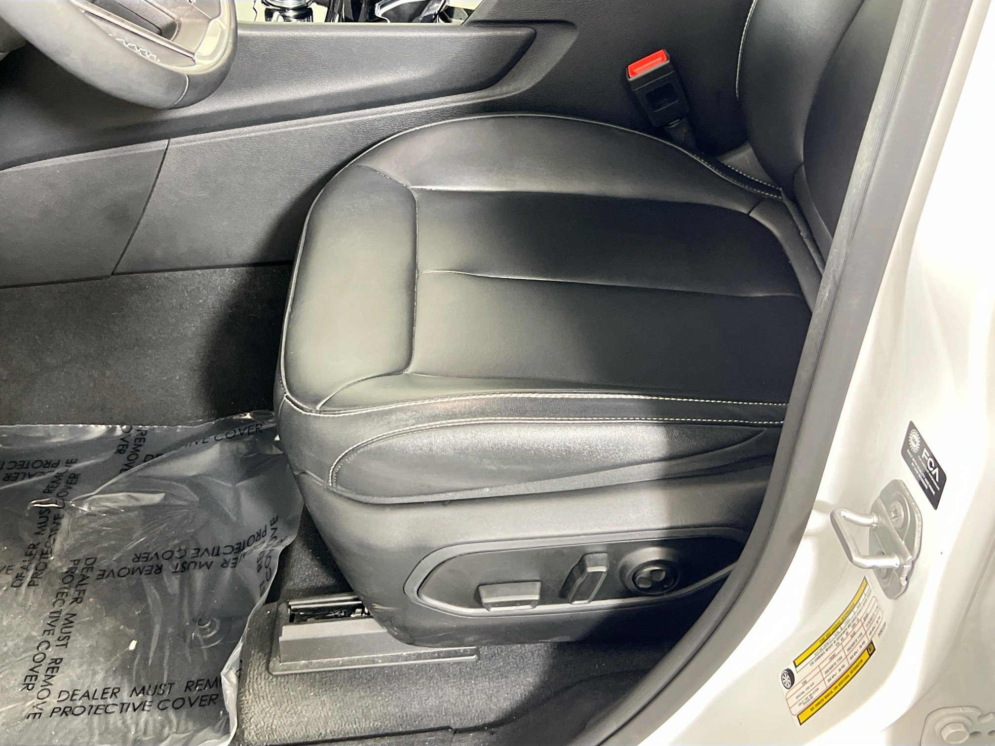 Used 2023 Jeep Grand Cherokee Limited AWD/4WD image 19