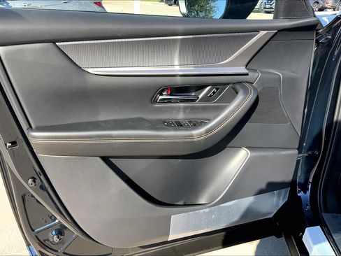 New 2026 MAZDA CX-90 Plug-In Hybrid w/ Preferred image 10