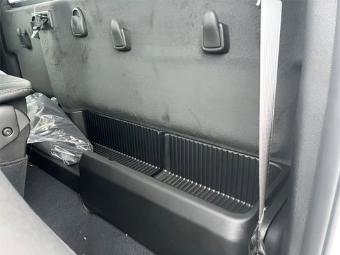 Used 2024 RAM 2500 Tradesman w/ Chrome Appearance Group image 22