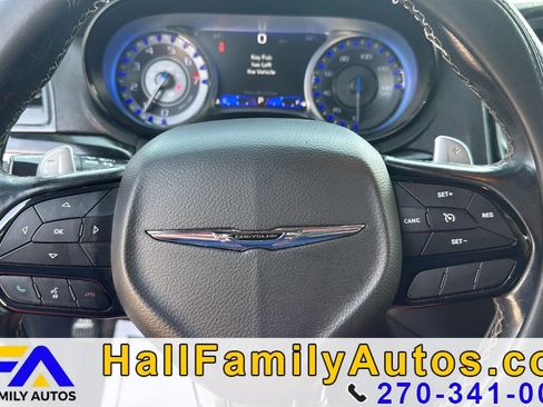 Used 2019 Chrysler 300 S RWD image 14