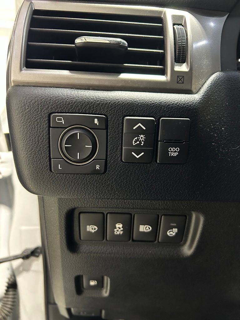Used 2023 Lexus GX 460 Premium w/ Premium Package AWD/4WD image 16