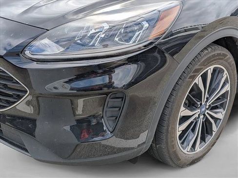 Certified 2022 Ford Escape SE w/ SE Sport Appearance Package FWD image 10