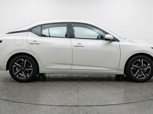 Used 2025 Nissan Sentra SV FWD image 11