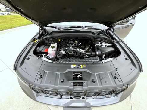 Used 2024 Jeep Grand Cherokee Altitude AWD/4WD image 24