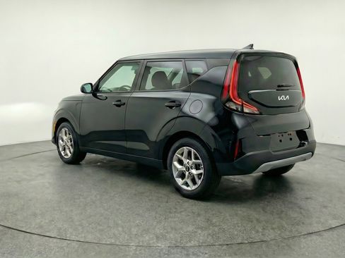 Used 2025 Kia Soul LX w/ LX Technology Package image 6