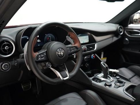 New 2025 Alfa Romeo Giulia AWD w/ Driving Assist Package image 15
