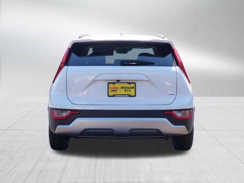 Certified 2023 Kia Niro LX image 6