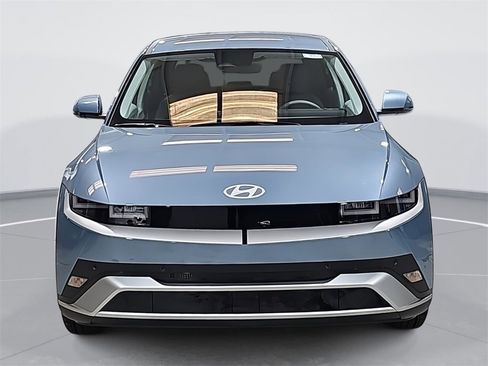 New 2026 Hyundai Ioniq 5 SE image 2