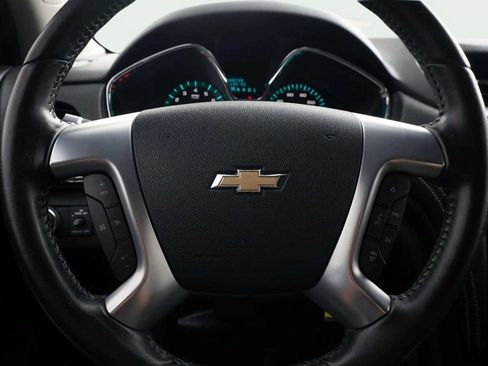 Used 2017 Chevrolet Traverse LT w/ Traveler's Package FWD image 32
