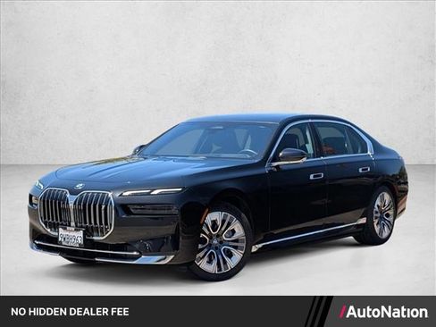 Used 2025 BMW i7 eDrive50 w/ Premium Package RWD image 1