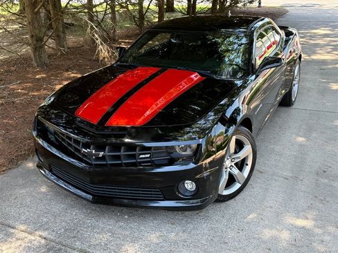 Used 2011 Chevrolet Camaro SS RWD image 6