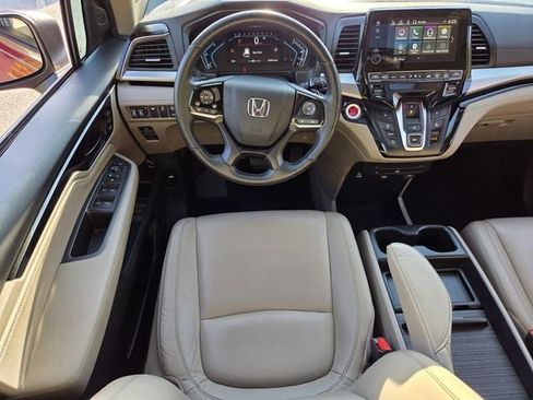 Used 2023 Honda Odyssey Touring image 13