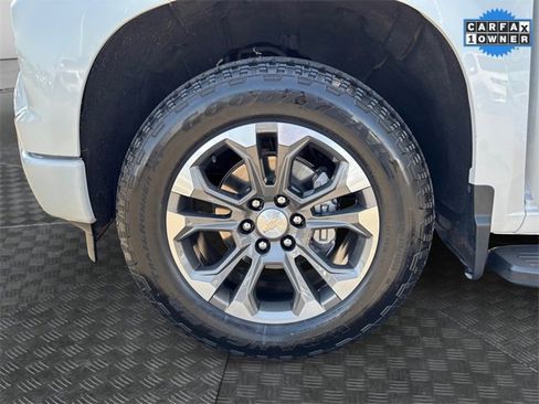 Used 2023 Chevrolet Silverado 1500 High Country w/ Technology Package image 14
