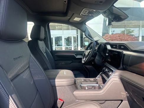 New 2026 GMC Sierra 2500 Denali w/ Denali Reserve Package AWD/4WD image 33