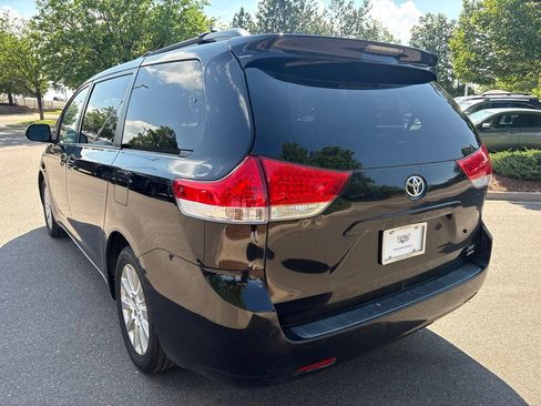 Used 2011 Toyota Sienna XLE AWD/4WD image 3