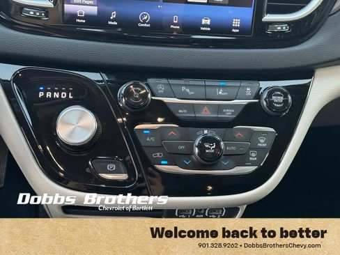 Used 2024 Chrysler Pacifica Touring-L FWD image 30