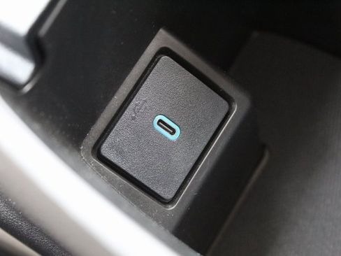 Used 2020 Ford Escape Titanium image 30