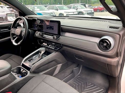 Used 2023 Chevrolet Colorado LT w/ LT Convenience Package AWD/4WD image 13
