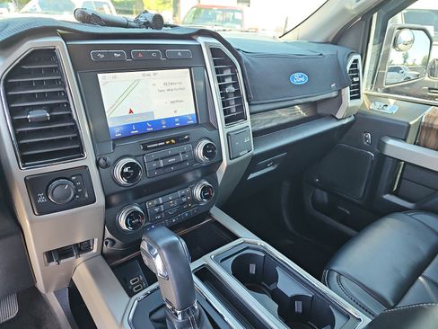 Used 2020 Ford F150 Lariat w/ Equipment Group 502A Luxury AWD/4WD image 21