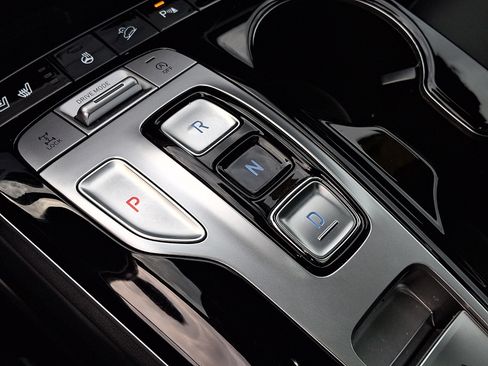 Certified 2023 Hyundai Tucson Limited AWD/4WD image 17