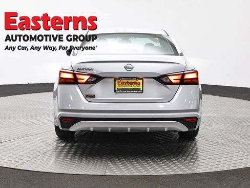 Used 2023 Nissan Altima 2.5 S FWD image 6