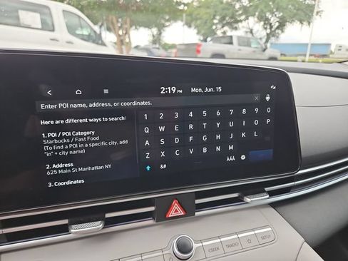 Used 2025 Hyundai Elantra Limited FWD image 14