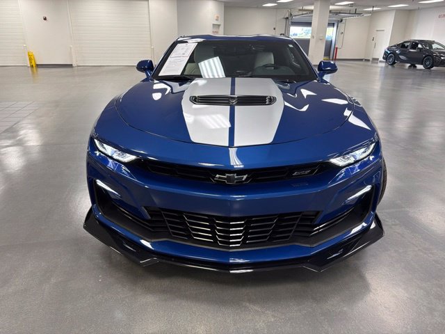 Used 2020 Chevrolet Camaro SS RWD image 2