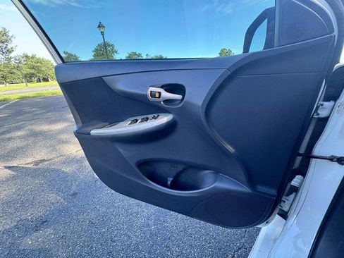 Used 2013 Toyota Corolla S FWD image 15