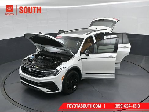 Used 2023 Volkswagen Tiguan SE R-Line FWD image 57