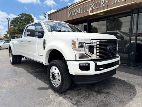 Used 2022 Ford F450 Platinum w/ FX4 Off-Road Package AWD/4WD image 4