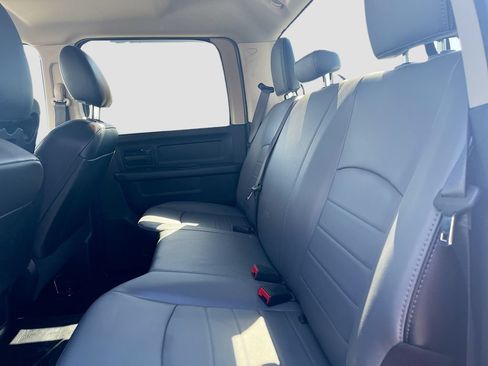 Used 2022 RAM 1500 Tradesman w/ Chrome Appearance Group RWD image 22