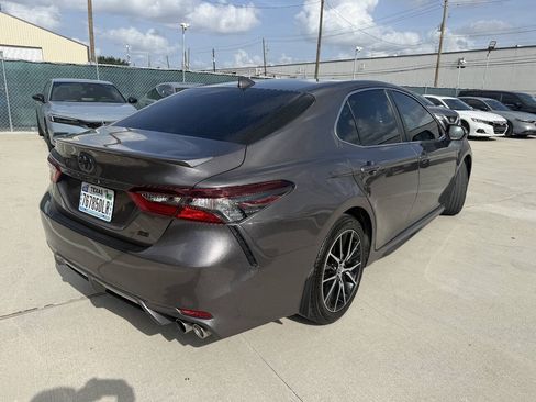 Used 2023 Toyota Camry SE w/ Convenience Package FWD image 6
