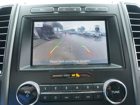 Used 2021 Ford Expedition XLT RWD image 9