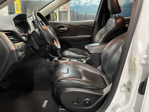 Used 2016 Jeep Cherokee Limited image 10