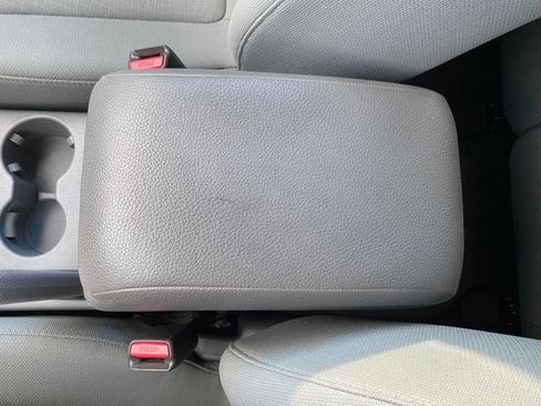 Used 2011 Hyundai Santa Fe GLS FWD image 18