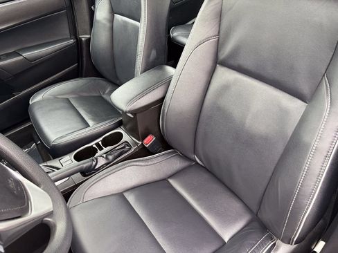 Used 2017 Toyota Corolla XLE w/ Carpet Mat Package (TMS) FWD image 23