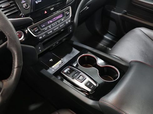 Used 2024 Honda Passport Black Edition image 30